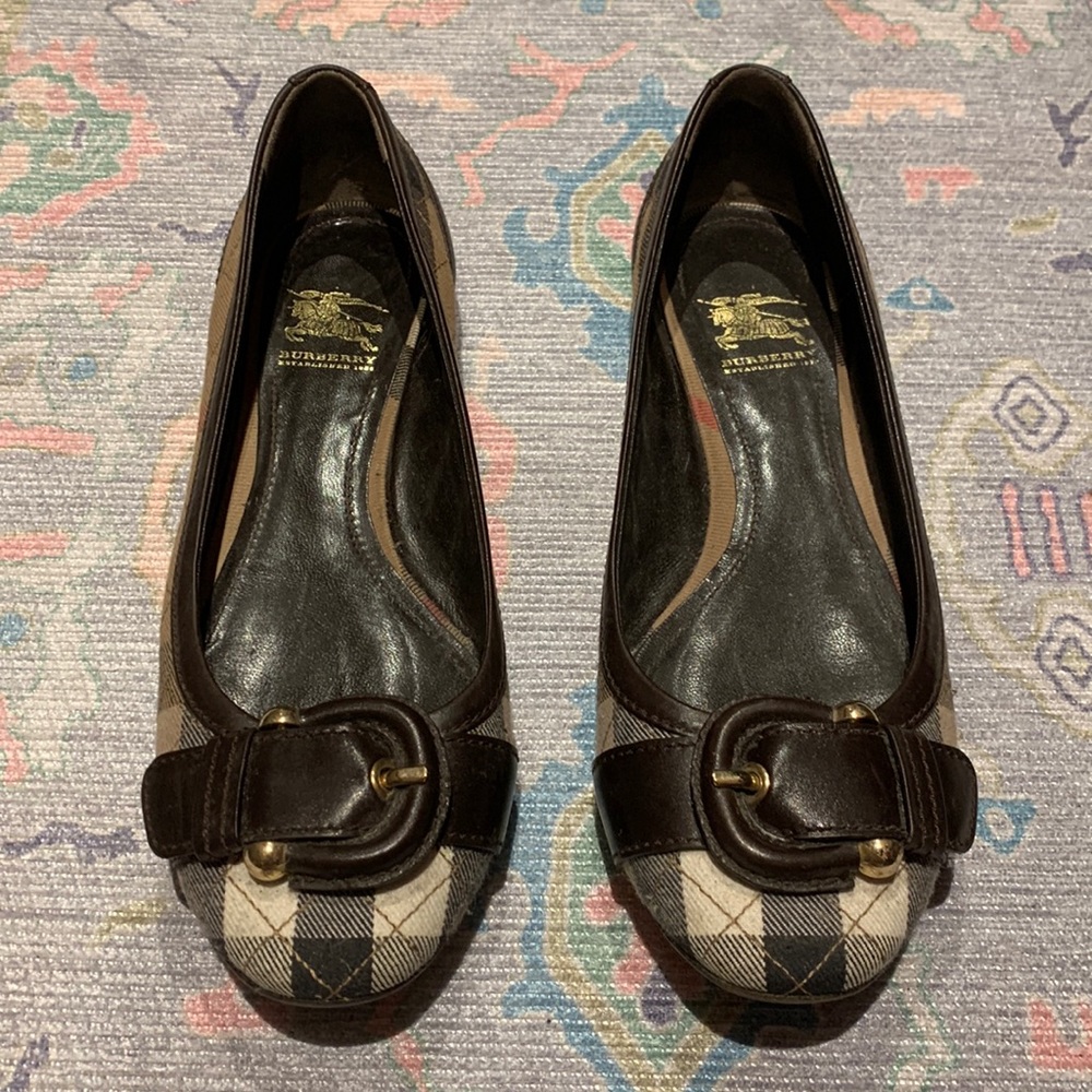 Burberry Flats size 37.5